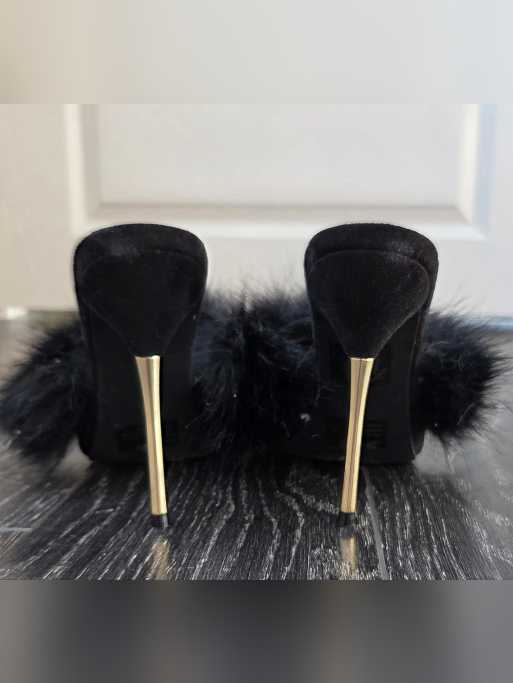 Cape Robbin Black Faux Fur Slide Mules - Picture 3 of 3